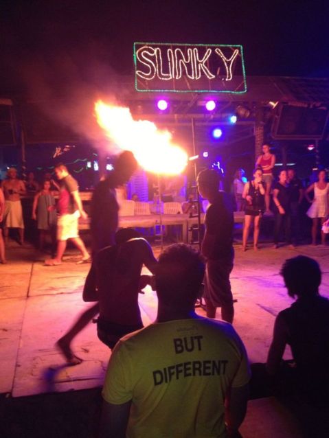 thai bucket in koh phi phi